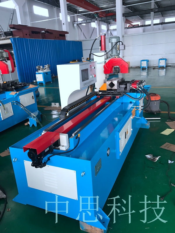 液壓提供的動力很大，壁厚超過10mm的都可以有效切割